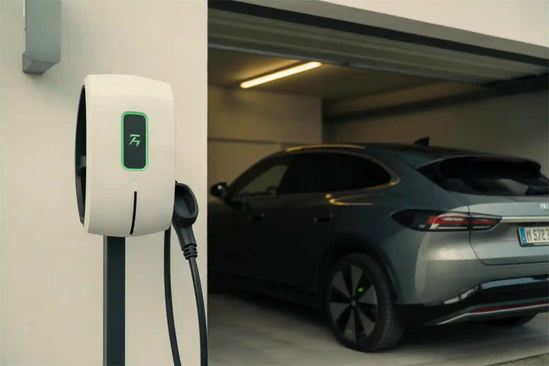 Installation borne de recharge IRVE à Nantes